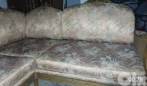 زوايه خيزران انتيك قطعه وحده