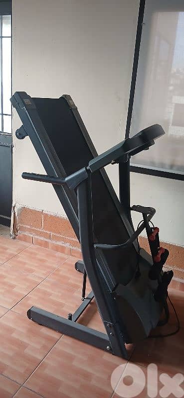 Prado treadmill/Fitness machine