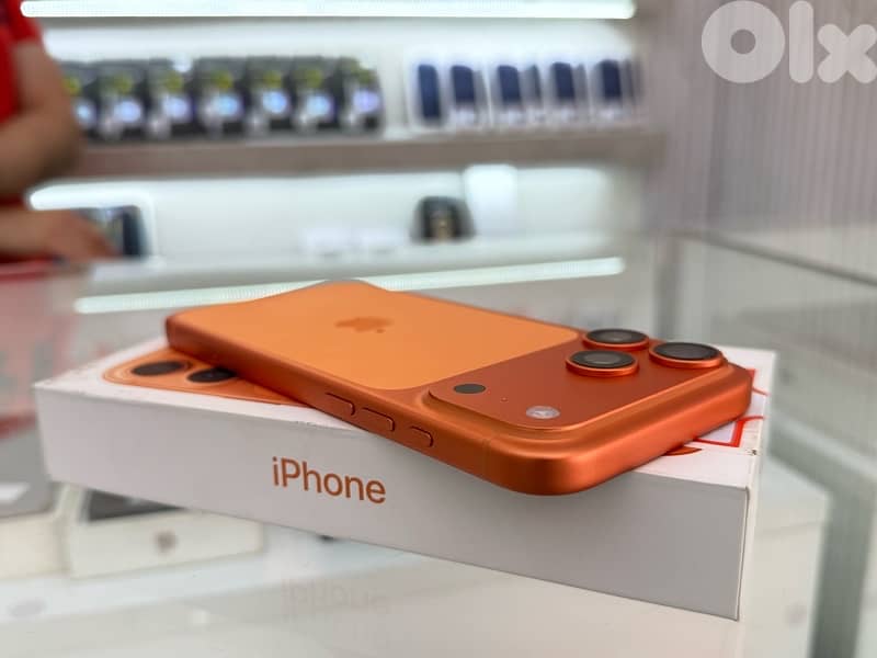 IPhone 17 pro max 256 Gb 2 years warranty excellent condition cycle 56 3