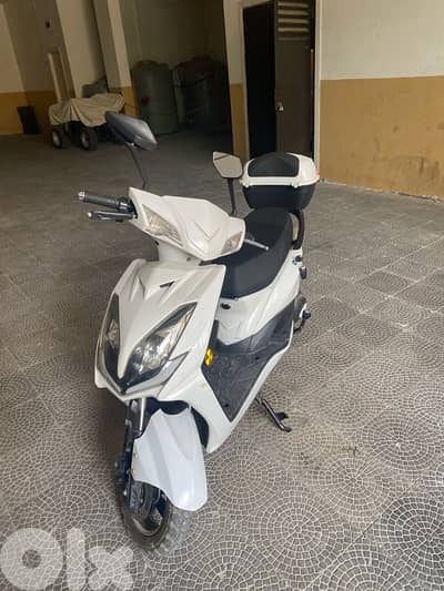 Electric motorcycle ,2022 edition 72V batteries up to 60km per charge