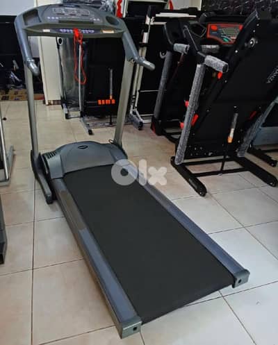 جهاز رياضي منزلي بحاله ممتازه محرك ثلاث احصنه مع برنامج أنكلاين