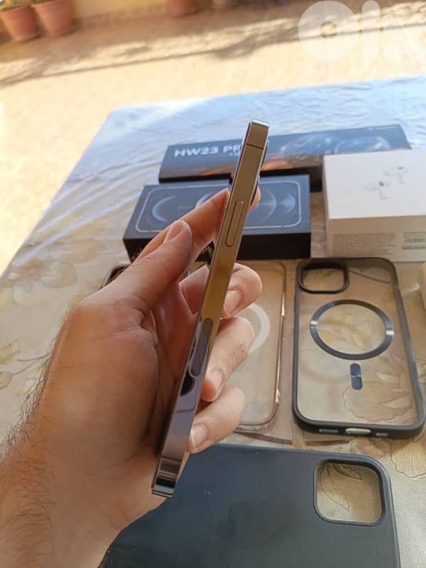 iphone 12 pro 5