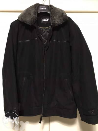 man jacket dain black size L / XL , col fourrure w btenchel