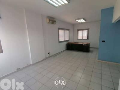 L08613 - 4-Rooms Office for Rent in Bouchrieh - Cash
