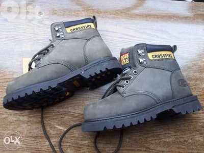 Cross Fire Shoes no 40.5 (cash $ only)
