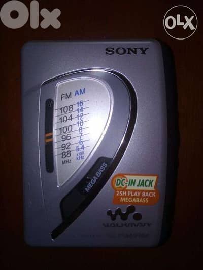 Sony walkman in good working condition radio & cassette