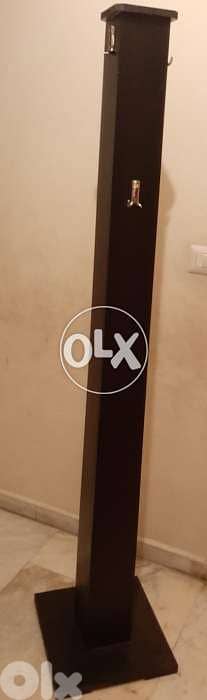 عامود تعليق الملابس