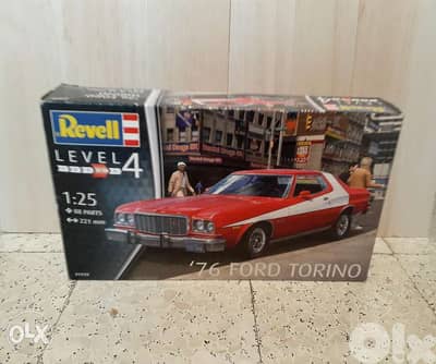 '76 Ford Torino Plastic Model Kit 1:25.