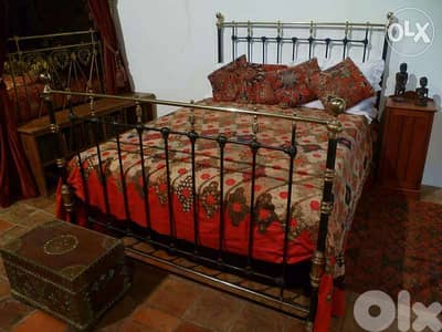 19th. century Victorian double bed in excellent condition