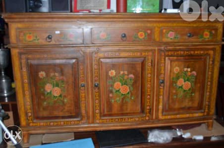 a solid wood tek dersoir