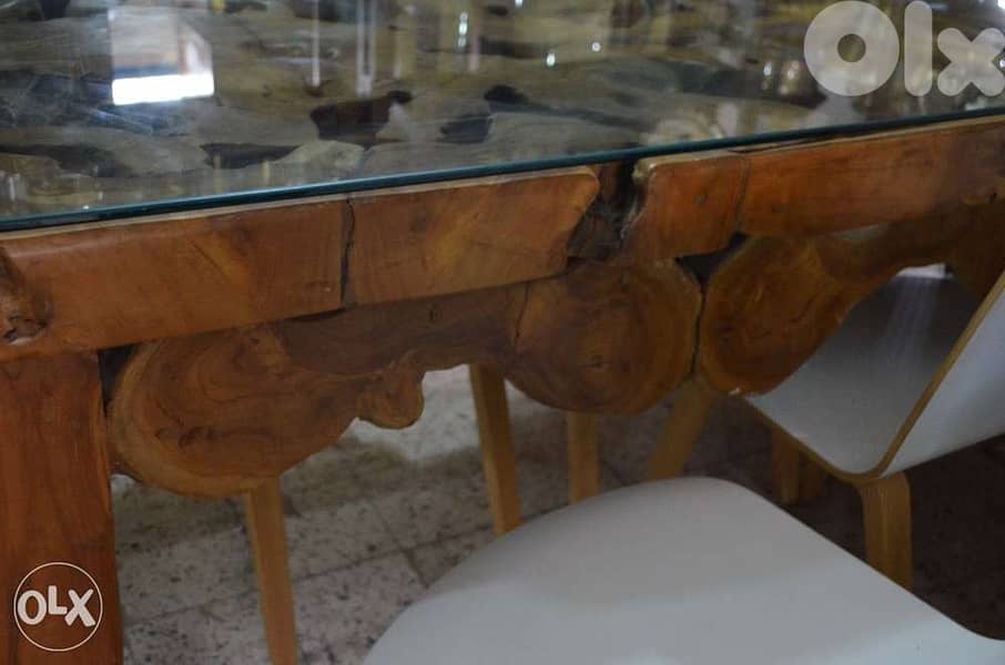 engraved table solid wood 3