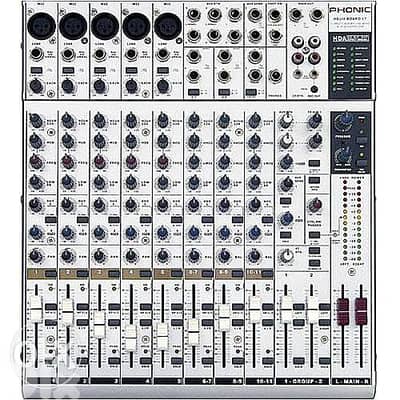 mixer 8ch brand phonic,not powered,verry good condition