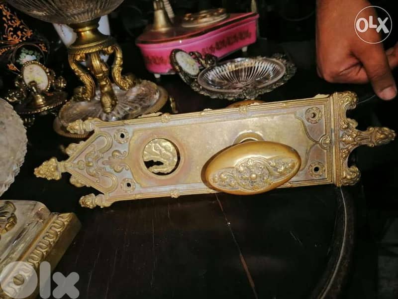 مسكة باب قديمة برونز كاملة شغل ناعم مميزة 2