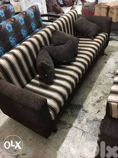 صوفا كوع منجد فيها صندوق وبتصير تخت