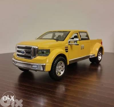 Ford F-350 Super Duty diecast car model 1:24.
