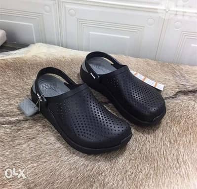 Unisex Black Crocs