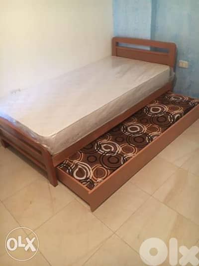 تخت مفرد مع جارور وفرشات