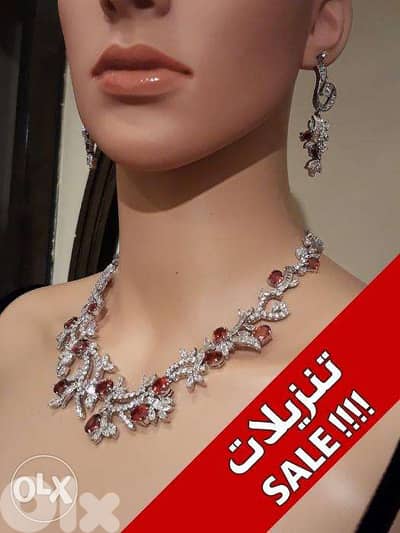 Red Crystal Synthetic Ruby & Zircon عقد وحلق وأسوارة وخاتم - 4 قطع