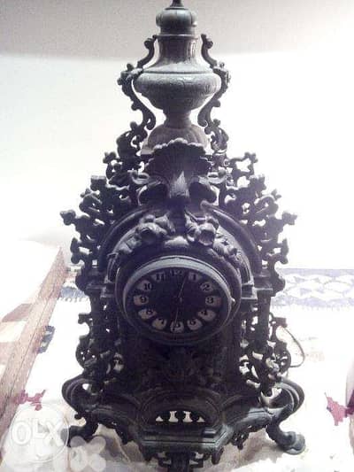 Mantel clock
