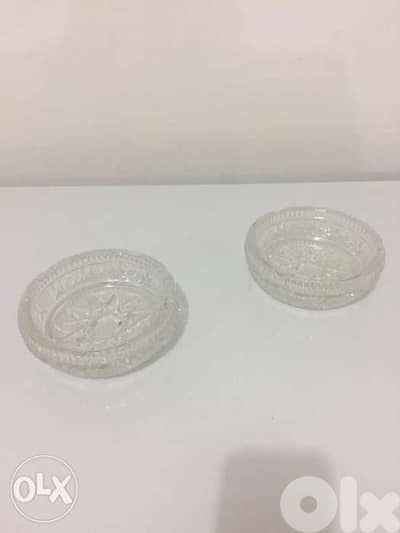 Antique pair of cristal ashtrays