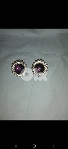 pick 3 earrings for 3= 15$ 12