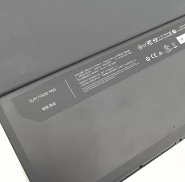 logitech Slim Folio Pro iPad Case 12.9" 1