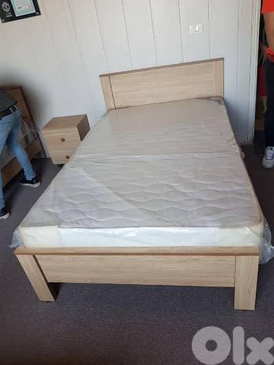 تخت مفرد و نص مع فرشة طبية و كومود وحدة جديدة من المعمل//bed 1