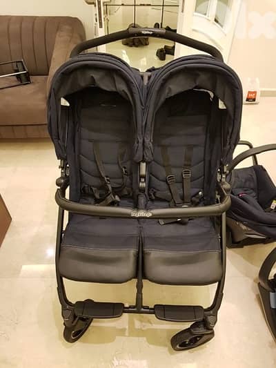 peg perego twin stroller and 2 car seats only 400$