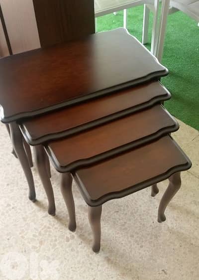 طقم طاولات قشرة فراكي.   Set table