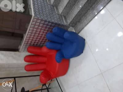 Hand poof