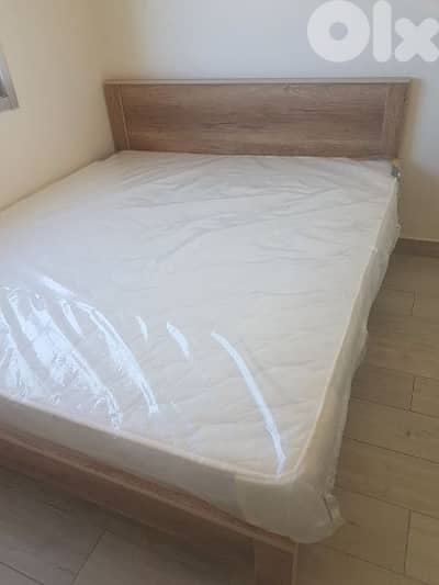 تخت مجوز فدار مع فرشة طبية جديدة من المعمل/bed couple