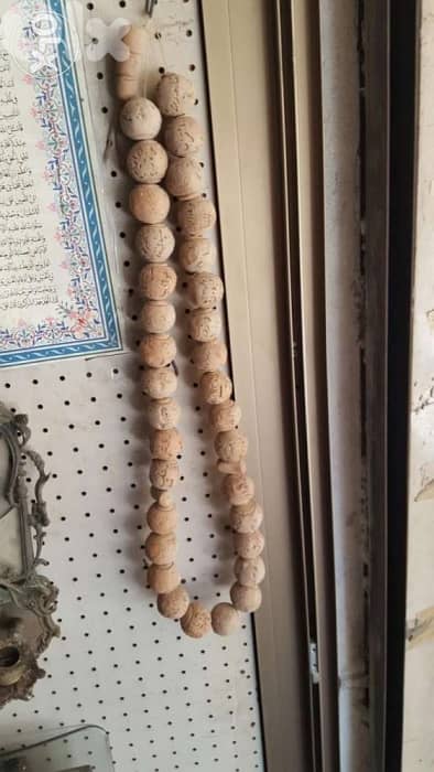 مسبحة حجر قديمة رائعة للديكور