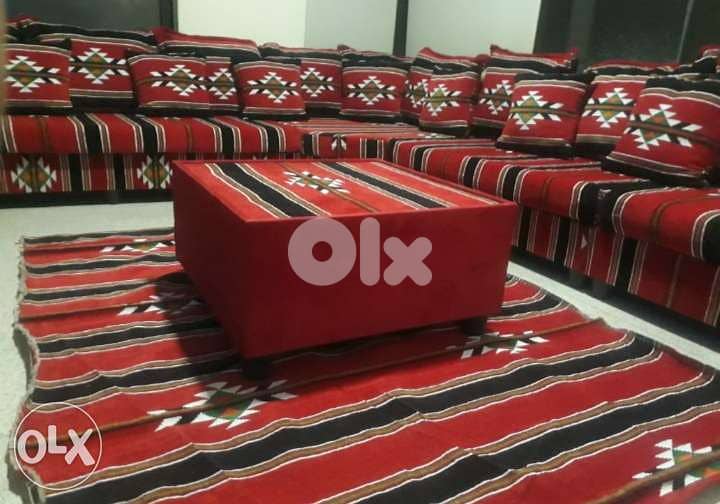 زوايا وديوانيات عربي على الارض او الخشب 2