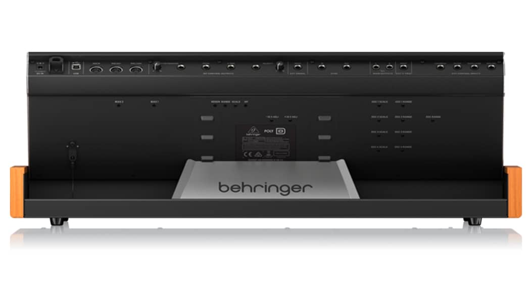 Behringer Poly D Synthesizer 4