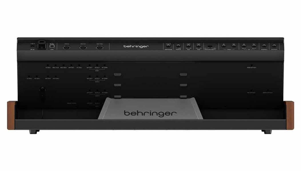 Behringer MonoPoly Synthesizer 2