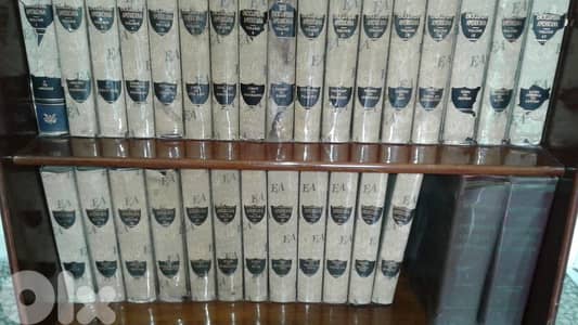 Encyclopedia AMERICANA 29 volumes + 2 Dictionaries