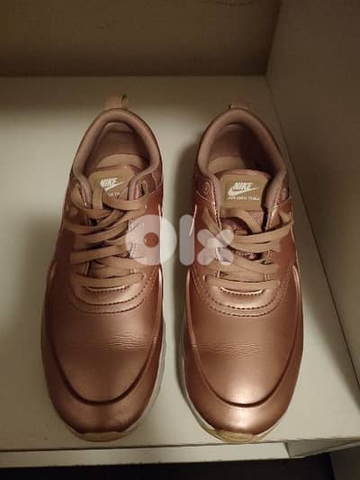 nike shoes for women, 38 EUR size, 7US size (a bit smaller).