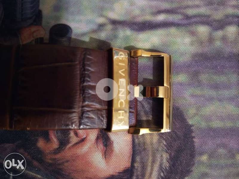 Givenchy watch suiss 1