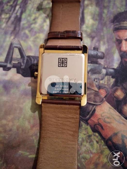Givenchy watch suiss 2