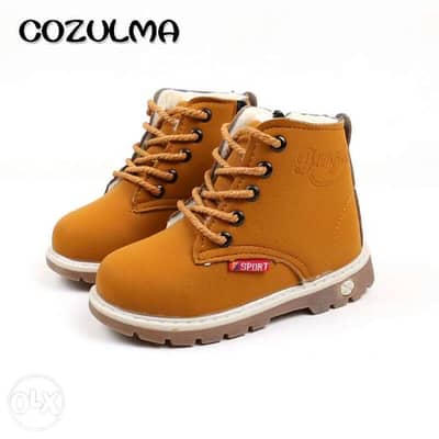 New Kids Boots shoes with Fur Size : 26 حذاء ولادي جديد شتوي نمرة