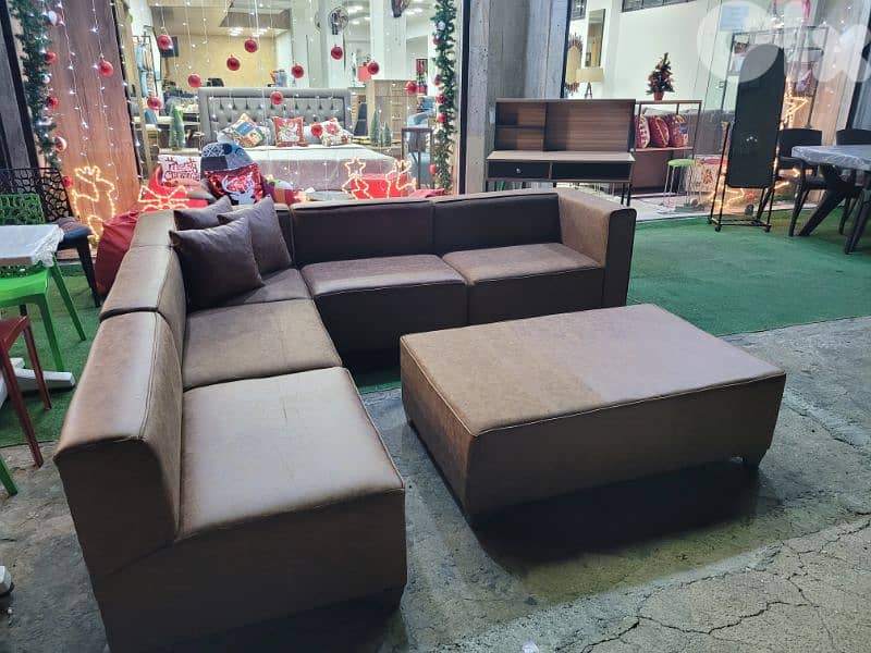 Corner with Pouf 1