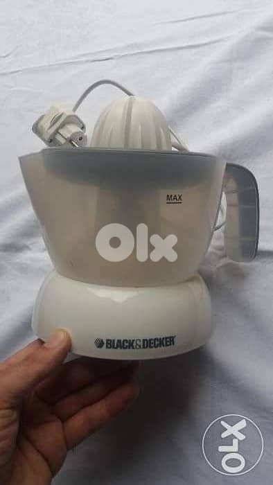 (cash $ only) عصارة ليمون على الكهرباء ماركة Black & Decker 3