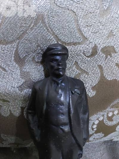 USSR Vladimir Lenin Bronze Statue 20 cm length & 750 grams weight