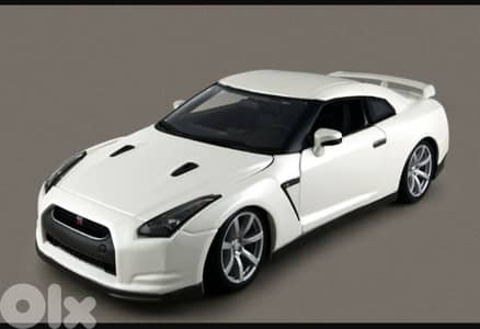 Nissan GT-R (2009) diecast car model 1;18.