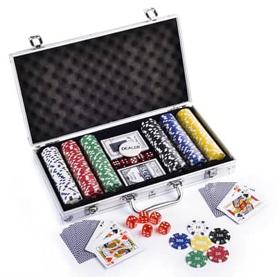 Poker set 100 to 500 chips
