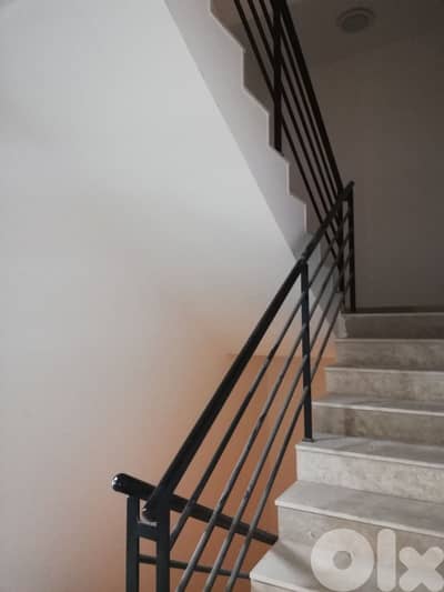 Handrails -الدرابزين