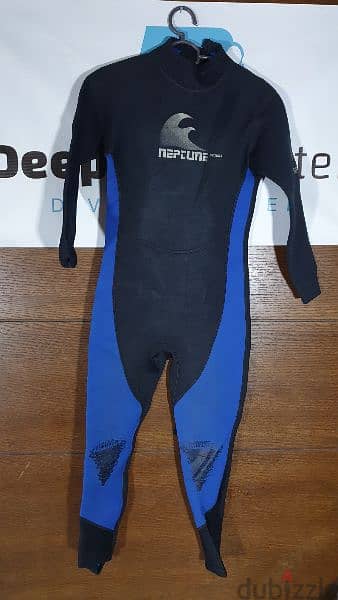 1mm wet suit and 3mm all sizes are available 6