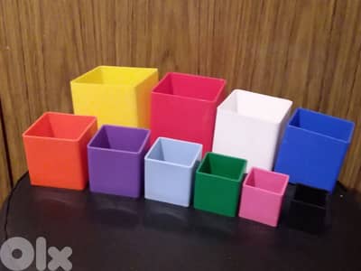 ASSEMBLING CUBES by syze Child great plastic colored squares boxes toy