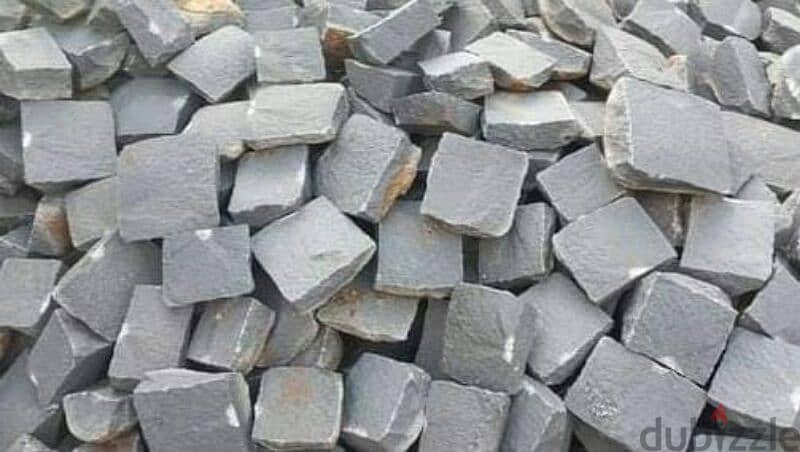 حجر بازلت أسود 1