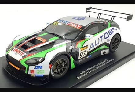 Aston Martin Vantage V12 diecast car model 1;18.
